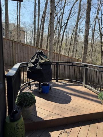 1821 Bromley Way NE, Roswell, GA 30075