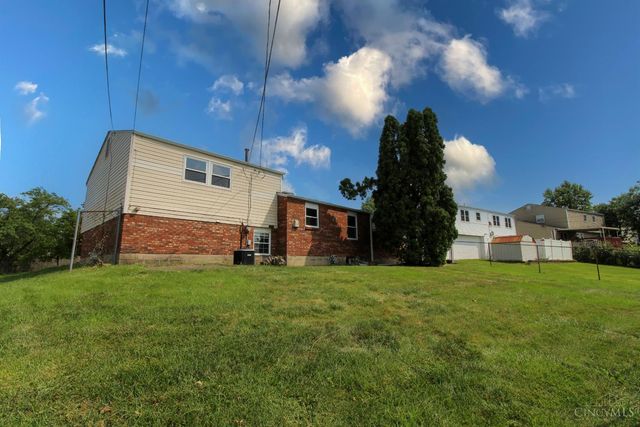 1394 Karahill Drive, Forest Park, OH 45240
