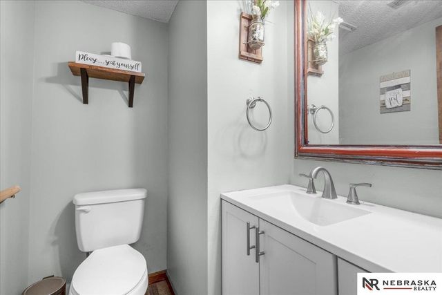 3810 S 77th Street, Lincoln, NE 68506