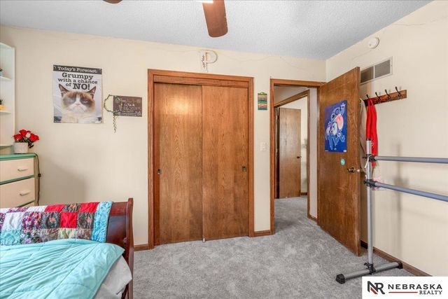 3810 S 77th Street, Lincoln, NE 68506