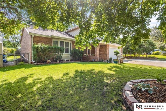 3810 S 77th Street, Lincoln, NE 68506