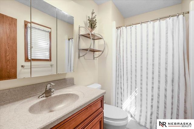 3810 S 77th Street, Lincoln, NE 68506