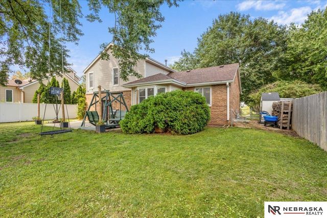 3810 S 77th Street, Lincoln, NE 68506