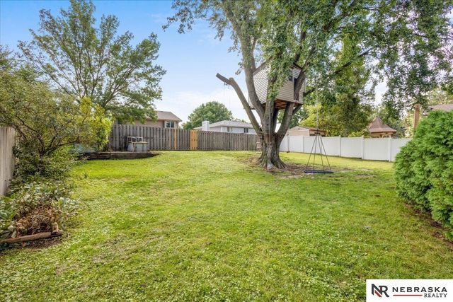 3810 S 77th Street, Lincoln, NE 68506