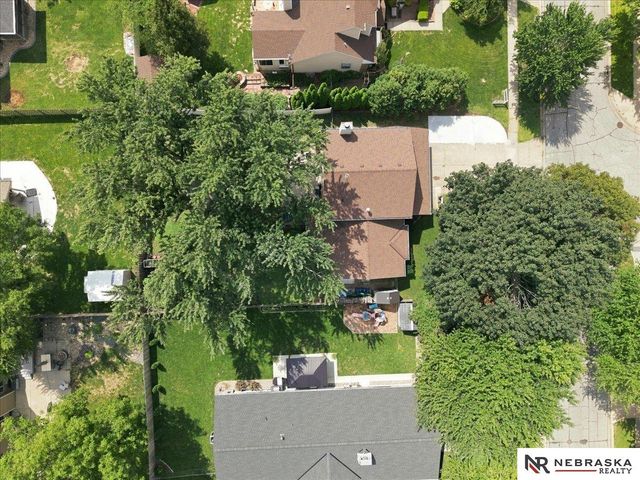 3810 S 77th Street, Lincoln, NE 68506