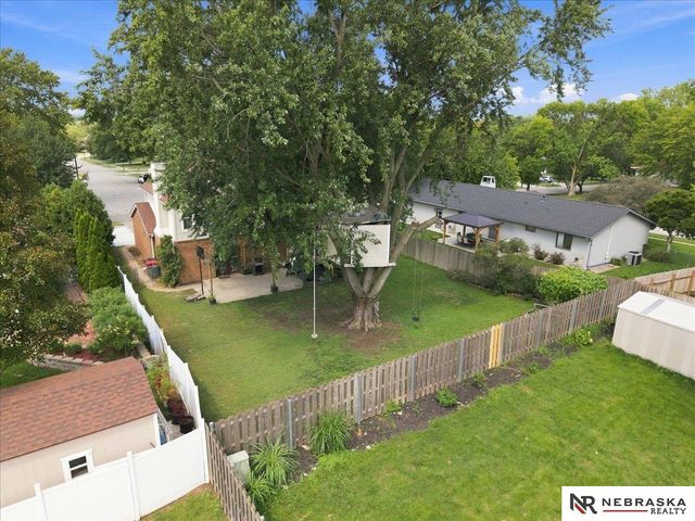 3810 S 77th Street, Lincoln, NE 68506