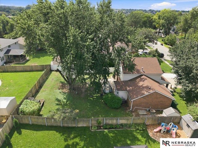 3810 S 77th Street, Lincoln, NE 68506