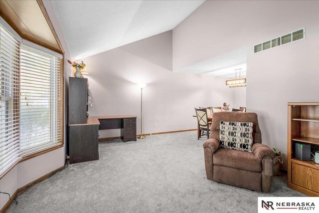 3810 S 77th Street, Lincoln, NE 68506