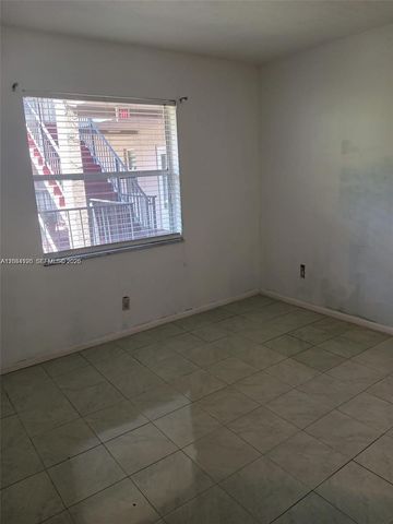 2821 Somerset Dr 312, Lauderdale Lakes, FL 33311