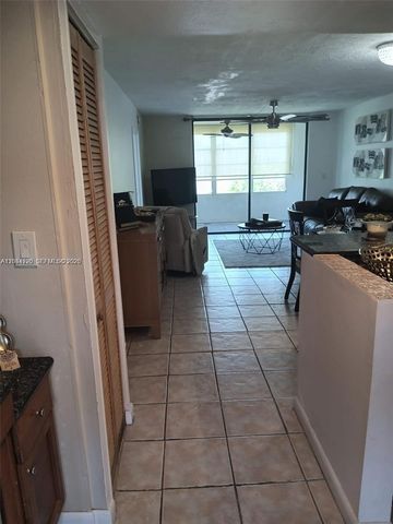 2821 Somerset Dr 312, Lauderdale Lakes, FL 33311