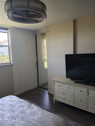 2821 Somerset Dr 312, Lauderdale Lakes, FL 33311