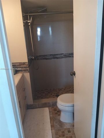2821 Somerset Dr 312, Lauderdale Lakes, FL 33311