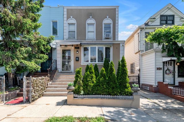 60-09 69th Place, Maspeth, NY 11378