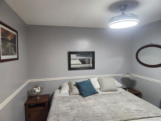 60-09 69th Place, Maspeth, NY 11378