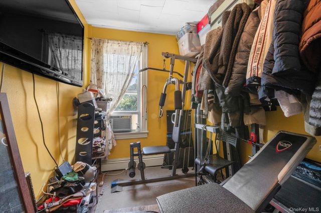60-09 69th Place, Maspeth, NY 11378