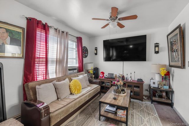 60-09 69th Place, Maspeth, NY 11378