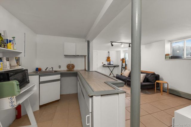 60-09 69th Place, Maspeth, NY 11378