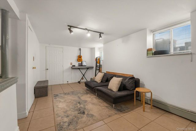 60-09 69th Place, Maspeth, NY 11378