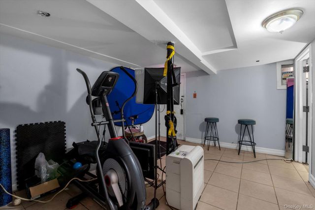 60-09 69th Place, Maspeth, NY 11378