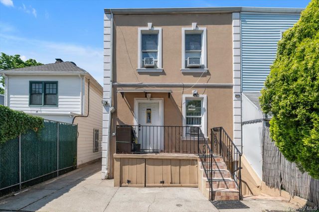 60-09 69th Place, Maspeth, NY 11378