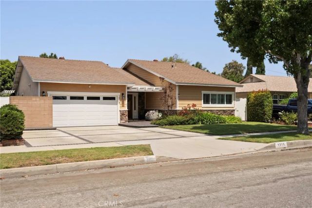 1915 Volk Avenue, Long Beach, CA 90815