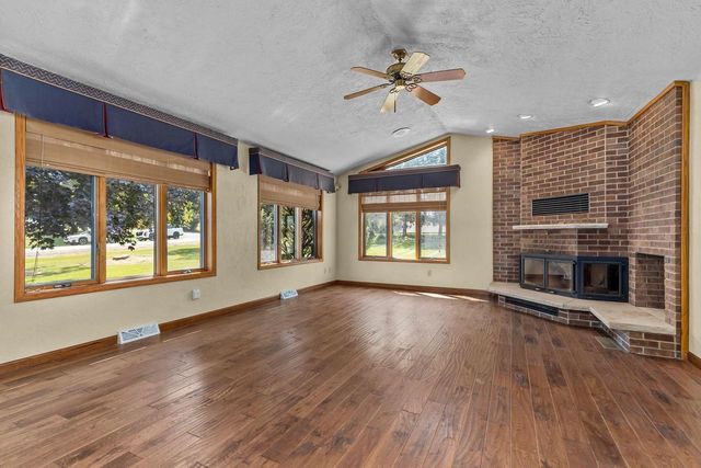 9 N KURT AVENUE, Appleton, WI 54913