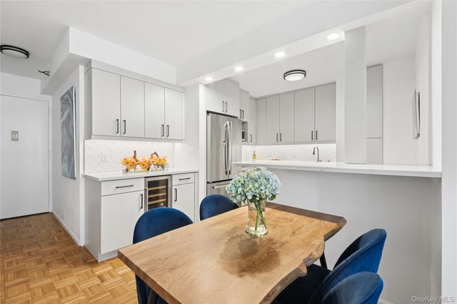 474 48th Avenue 7E, Long Island City, NY 11109