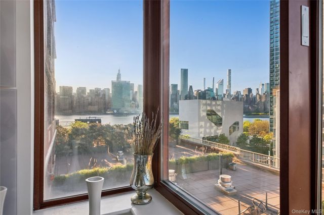 474 48th Avenue 7E, Long Island City, NY 11109