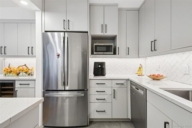474 48th Avenue 7E, Long Island City, NY 11109