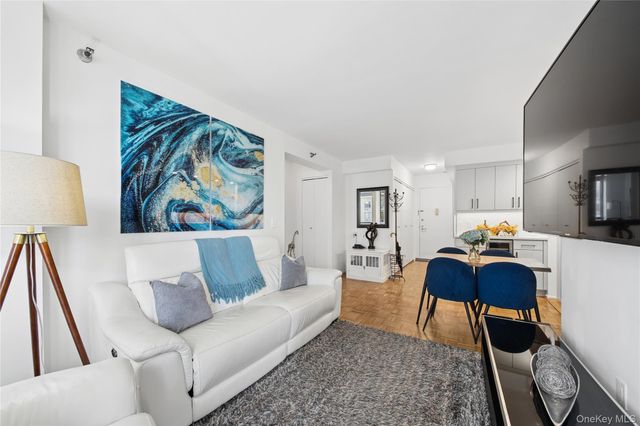 474 48th Avenue 7E, Long Island City, NY 11109