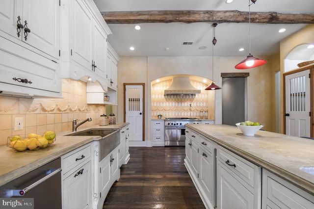 5420 MOORLAND LN, Bethesda, MD 20814