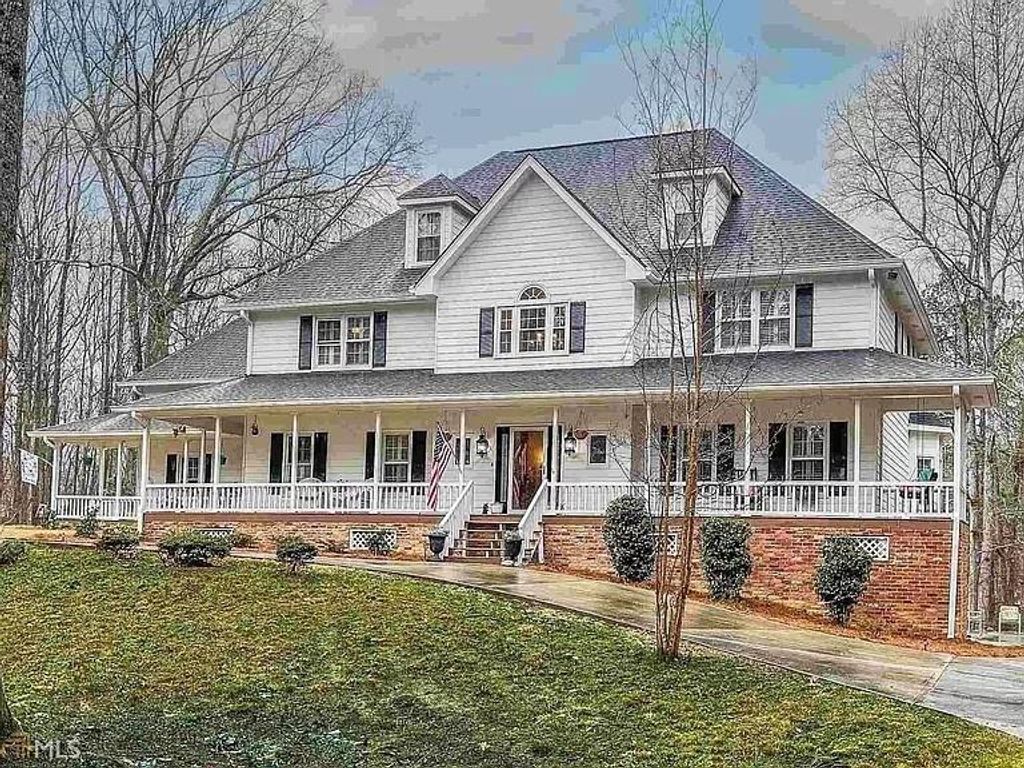 125 Sir Lancelot Court, Fayetteville, GA 30214
