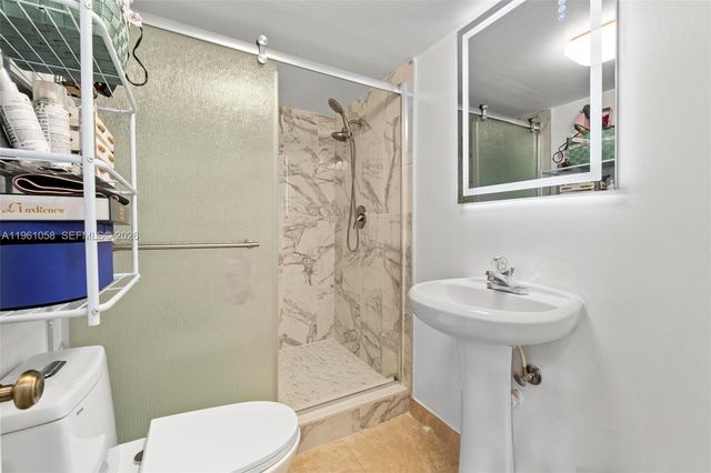 8300 NW 35th Pl 0, Miami, FL 33147