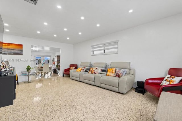 8300 NW 35th Pl 0, Miami, FL 33147