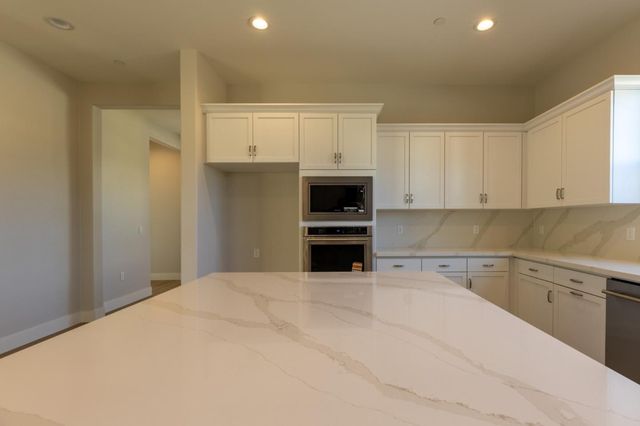 610 Santa Lucia Way, Marina, CA 93933