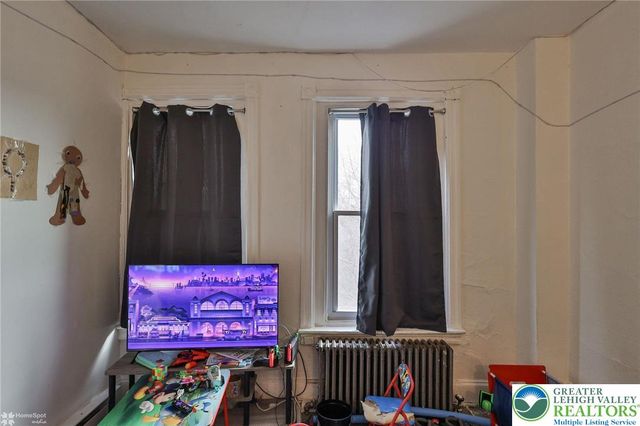 705 North Front Street, Allentown City, PA 18102