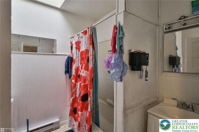 705 North Front Street, Allentown City, PA 18102