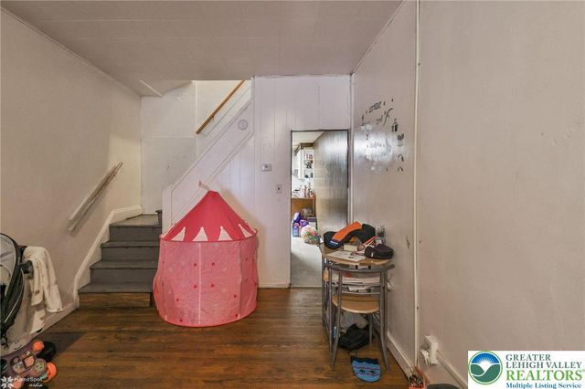 705 North Front Street, Allentown City, PA 18102