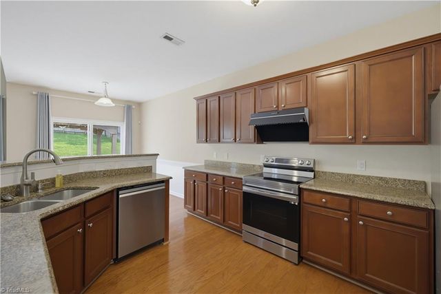 3540 Lamplight Way, High Point, NC 27265