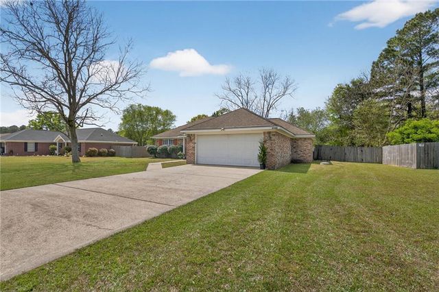 27903 Autumn Woods Circle, Loxley, AL 36551