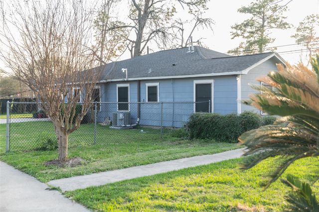 7902 Laura Koppe Road, Houston, TX 77028