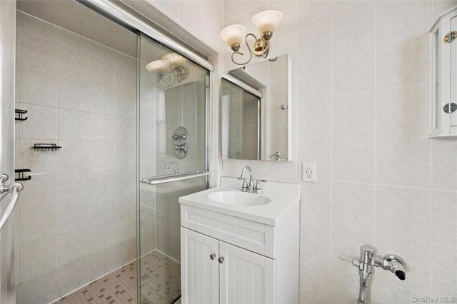 72-10 112 Street 6G, Forest Hills, NY 11375