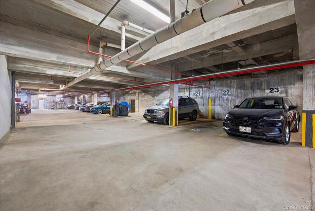 72-10 112 Street 6G, Forest Hills, NY 11375