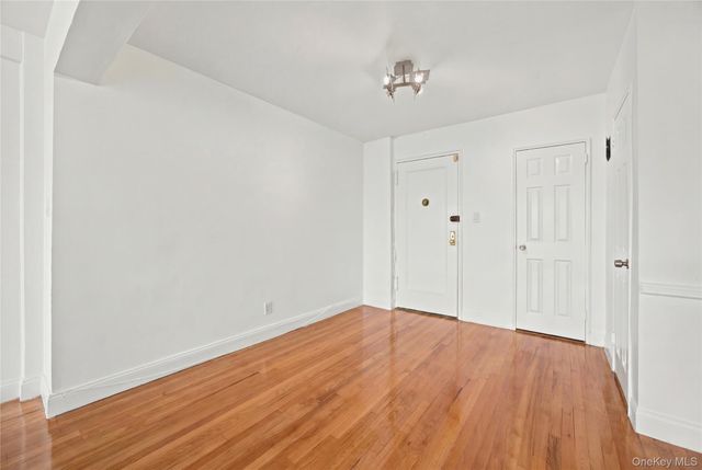 72-10 112 Street 6G, Forest Hills, NY 11375