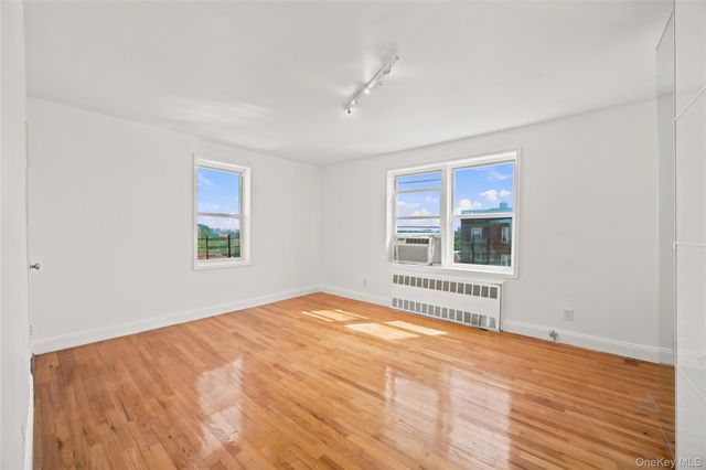 72-10 112 Street 6G, Forest Hills, NY 11375