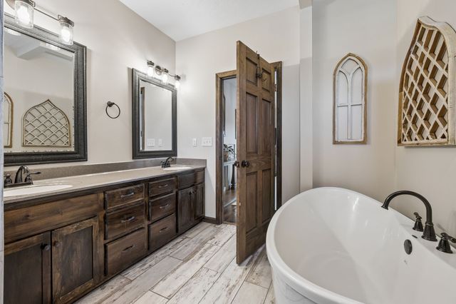 267 Switzerland Rd, Hohenwald, TN 38462