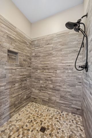 267 Switzerland Rd, Hohenwald, TN 38462