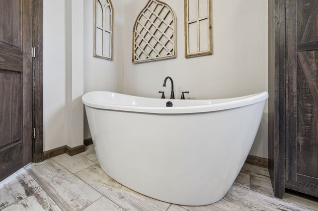 267 Switzerland Rd, Hohenwald, TN 38462