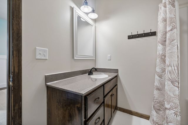 267 Switzerland Rd, Hohenwald, TN 38462