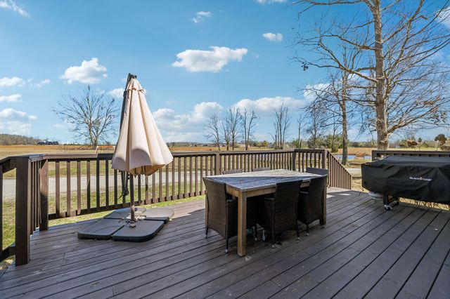 267 Switzerland Rd, Hohenwald, TN 38462